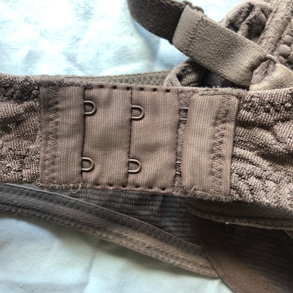 Wacoal Halo Lace Underwire Bra in Mocha/Cappuccino - Picture 9 of 10